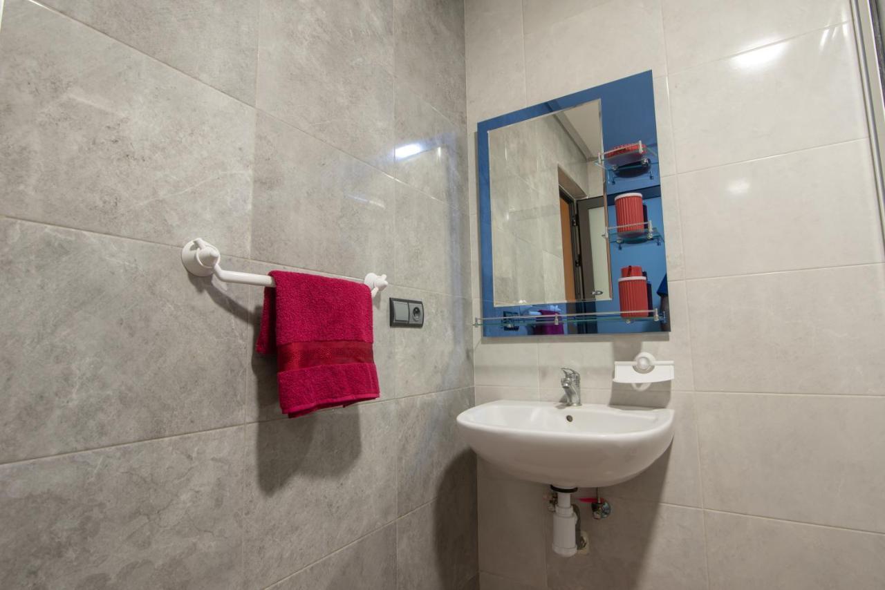 Adam'S Apartments,Self Checkin 6 Mins To Beach Downtown Fiber Optic Wifi Free Parking Same Rules As Hotels Agadir Exteriör bild